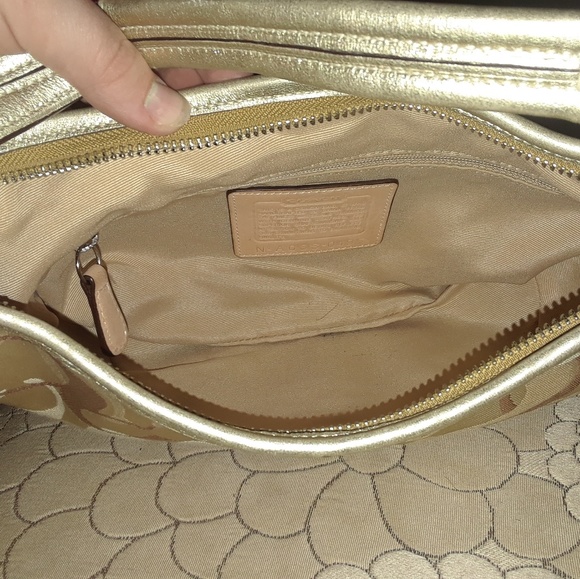 Coach purse - Picture 4 of 5